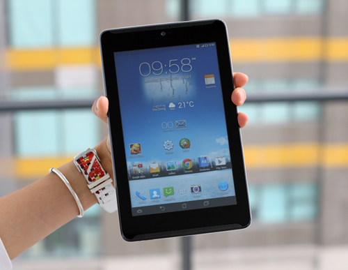 Đánh giá Asus FonePad 7 - tablet gọi điện tốt, loa hay