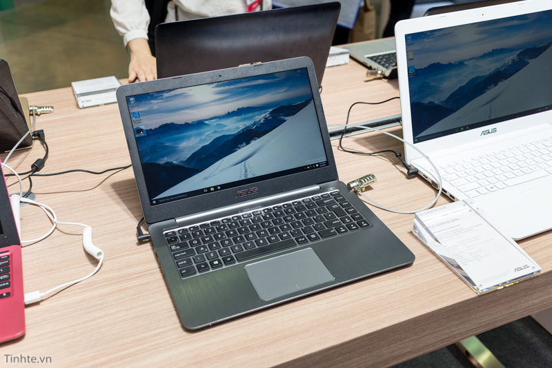 [Computex 2015] Trên tay ASUS EeeBook E403SA: laptop 14" giá rẻ, vỏ nhôm, có USB Type-C