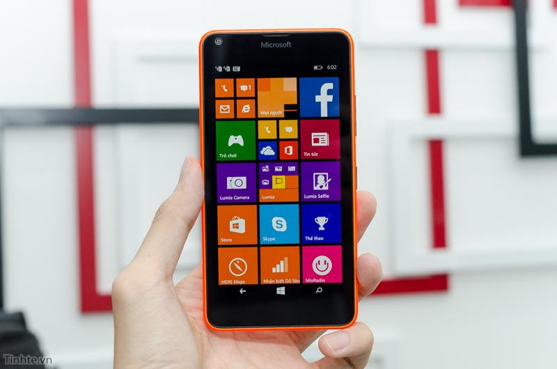 [Trên tay] Lumia 640 hai SIM chính hãng: smartphone cho sinh viên, giá tốt 3,69 triệu