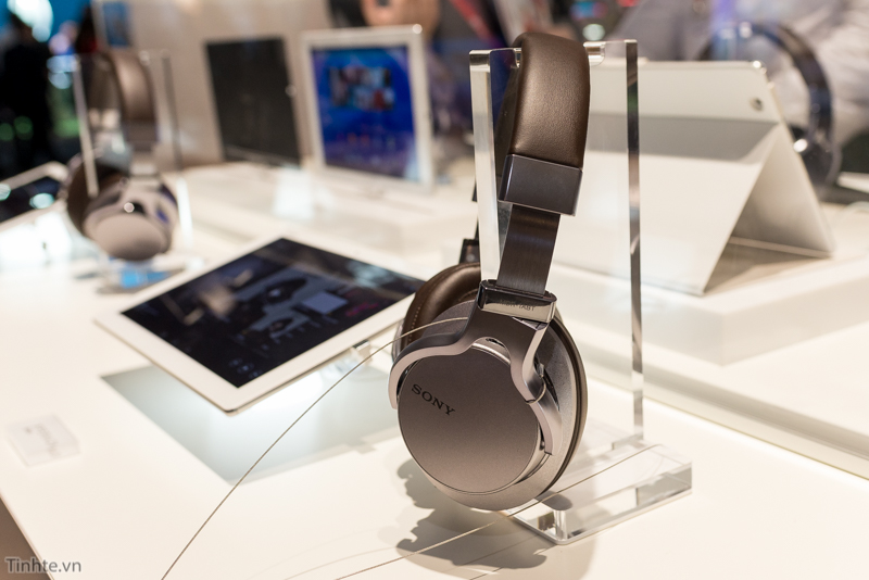 [MWC 2015] Trên tay tai nghe cảm ứng không dây Sony MDR-1ABT