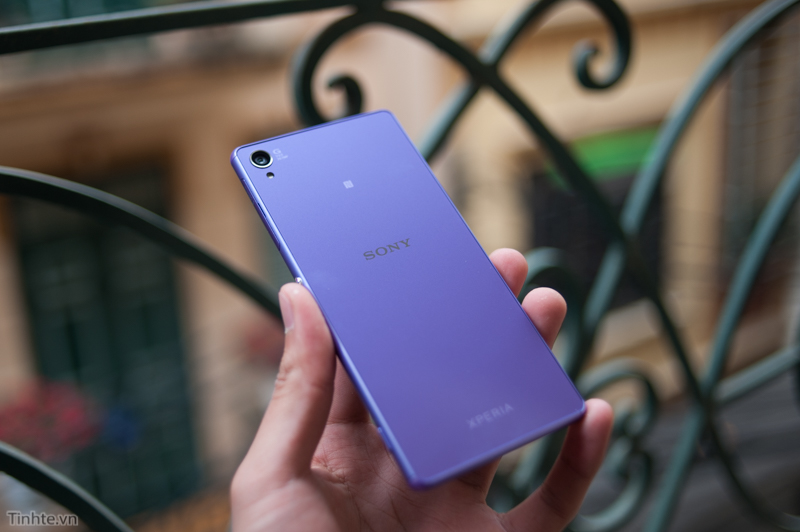 Trên tay Sony Xperia Z3 tím: màu tím nhạt hơn Z1/Z2