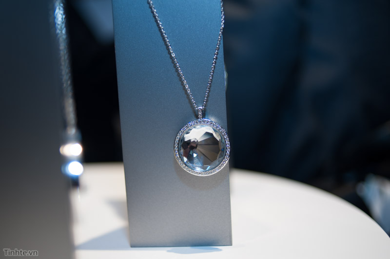 [CES 2015] Trên tay Misfit Shine bản Swarovski: đẹp lung linh và thời trang