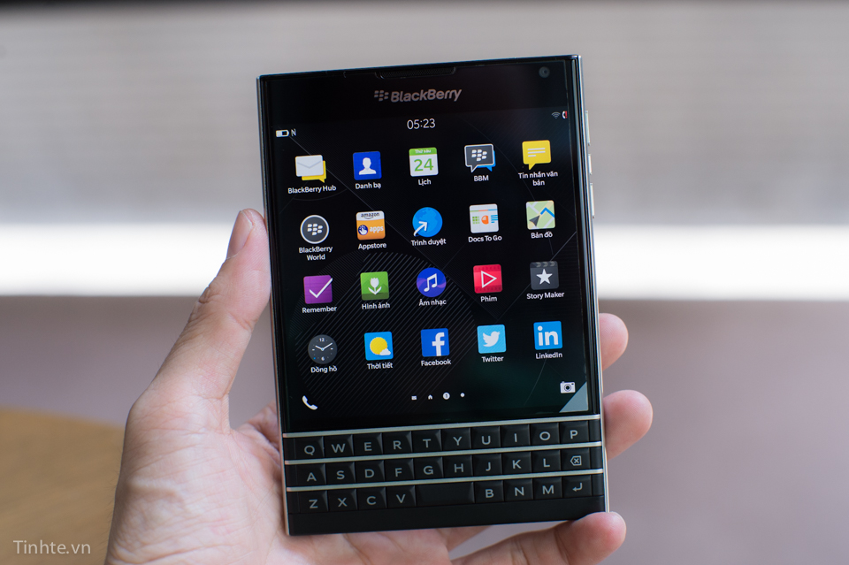 Trên tay BlackBerry Passport chính hãng