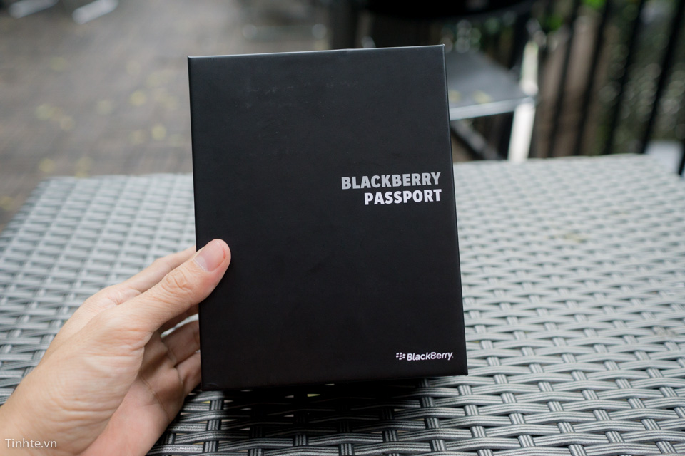 Trên tay BlackBerry Passport bản chính thức