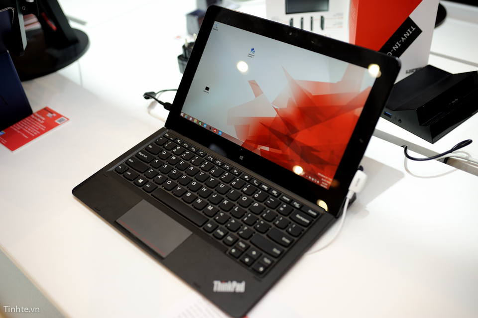 [IFA 2014] Trên tay máy tính bảng 5 tư thế Thinkpad Helix