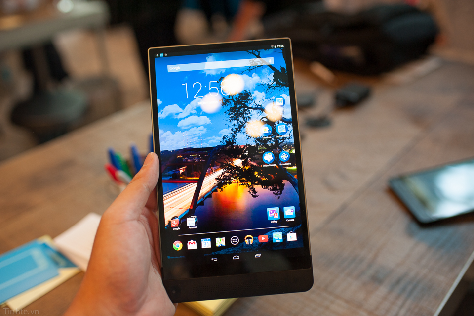 [IDF 2014] Trên tay Dell Venue 8 7000: Viền mỏng, máy mỏng như smartphone