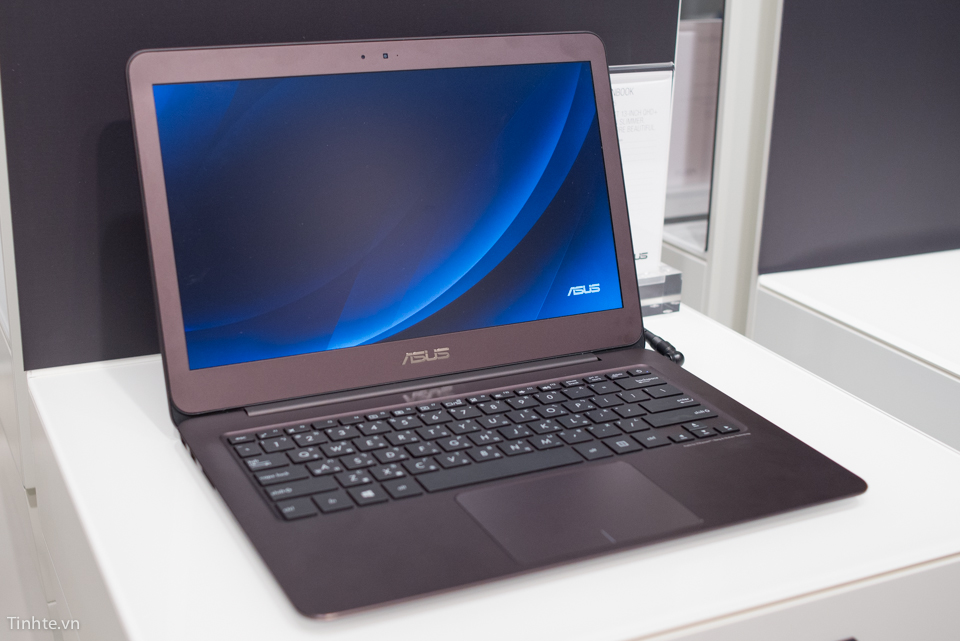 [IFA 2014] Trên tay Asus ZenBook UX305: máy tính xách tay màn hình Quad HD+ mỏng nhất thế giới