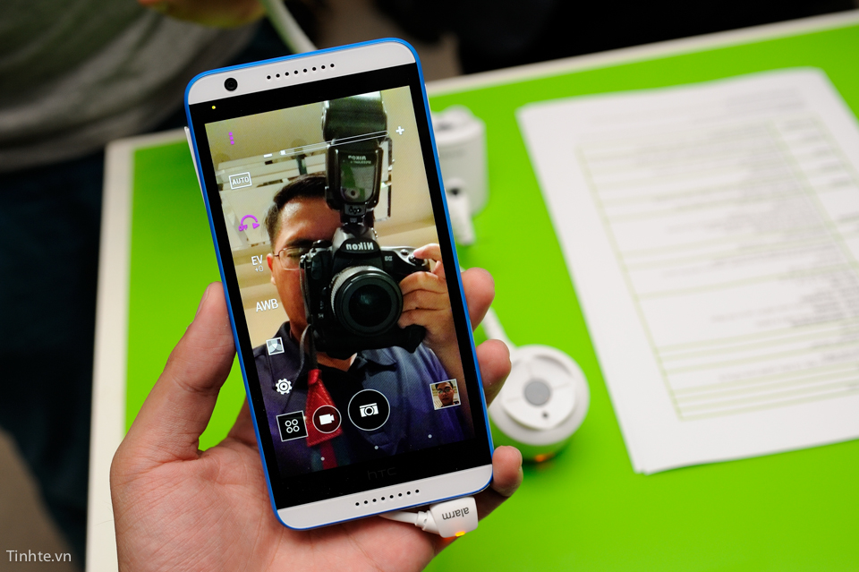 [IFA 2014] Trên tay HTC Desire 820: tự sướng 64bit