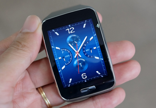 Đồng hồ thông minh có gọi điện, nhắn tin của Samsung